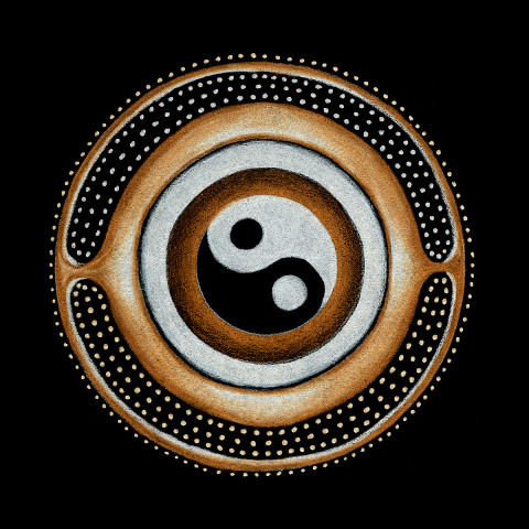Yin-Yang: Vše je jak Yin (přijímající ženská energie) tak Yang (expanzivní mužská energie). Tečky uvnitř obou polovin Taoistického symbolu reprezentují aspekt svých protikladů. // Everything is both Yin (receptive feminine energy) and Yang (expansive masculine energy). The dots within the Taoist symbol represent aspects of each other. The sacral chakra embodies the energy of Taoism; for it balances the feminine and masculine within us. Tao, (“the way”) embodies the harmony of opposites. 