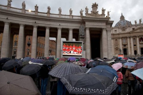 Pope election, Crowds in St Peter's Square (Source AP, Oded Balilty)